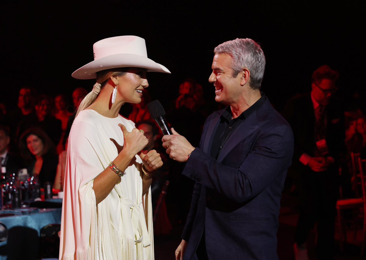 MusiCares's tweet photo. https://t.co/vVuSZinieE