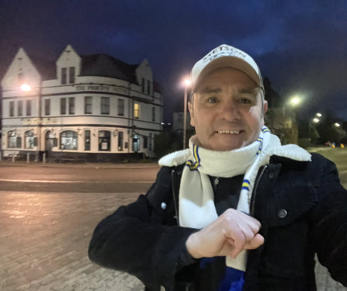 Cardiff (H) Quick drive down from Ramsgate to pick up the Invicta Whites coach, 37 travelling today and the joy of a 11 hr round trip. See you in the Peacock👊A good performance and 3 points today please🤍💛💙Super Leeds🤍💛💙#LeedsUnited #LUFC