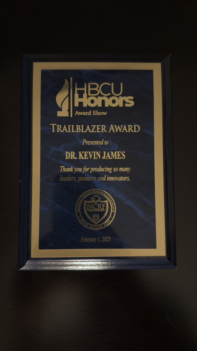 Honored to receive The Trailblazer Award at the HBCU Honors Award Show tonight in Inglewood California! #TheResurgence #MorrisBrownCollege