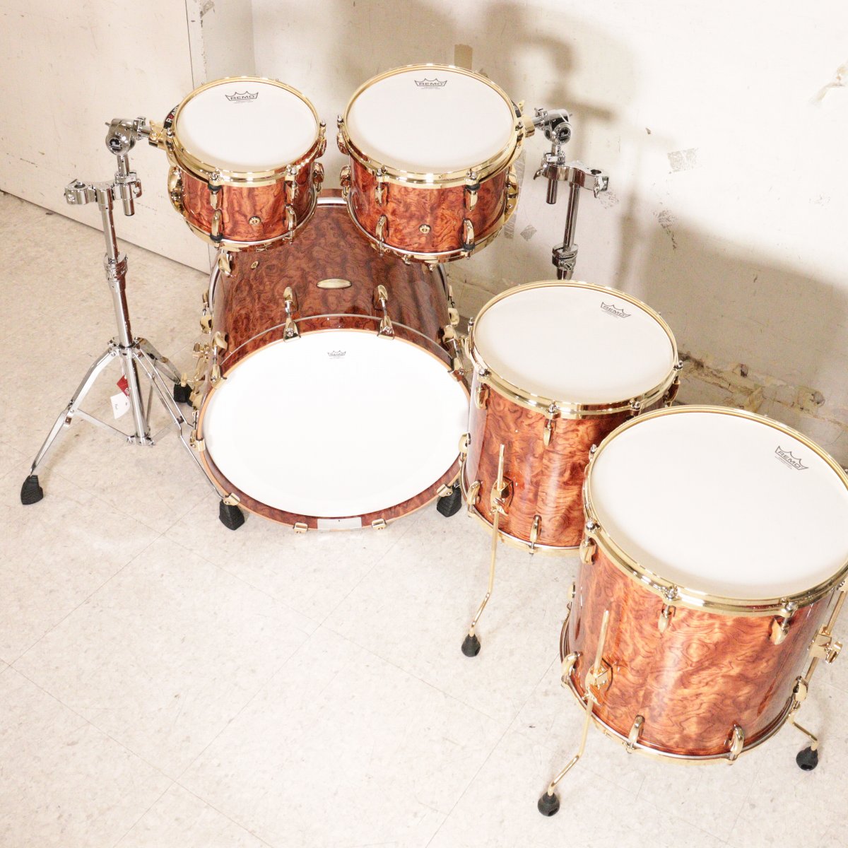 ishibashisbyw's tweet image. 【台湾ツアーで見つけた最高のドラムセット！】パール、マスターワークスのスネア付き5点キット！シェルはメイプルガムベースでアウターのブビンガの杢目が実に美しいゴージャスなドラムセット！！もちろん音も非常にリッチ、見た目もサウンドもパール最高峰のオーラでてます！！#PEARL #ドラムセット