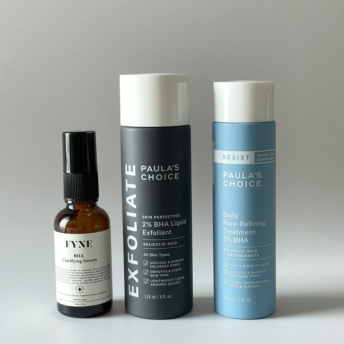 jjdoesitwork's tweet photo. salicylic acid (bha) ที่เราชอบมีอยู่ 3 ตัว ซึ่งเป็น bha ที่เราใช้แล้วเห็นผลแบบสุดๆ ในเรื่องของสิวอุดตัน สิวอักเสบ ผิวไม่เรียบ รูขุมขนกว้าง ซึ่งทุกตัวมี bha อยู่ 2% 

ถ้าชอบเนื้อเจล ไป fyne ส่วนผสมหลักๆ คือ ไฮยา สารที่ช่วยเรื่องปลอบผิว และ bha ตื่นมาผิวไม่แห้ง ไม่แดง ไม่แสบ รอยแดงลดลงด้วยเอาจริง ตื่นมามันได้ความอิ่มความฟูแบบเห็นเลย ถ้าใช้ไปเรื่อยๆ หน้าจะเรียบมาก 

📍https://t.co/M5Nu9iGpZZ

ถ้าชอบฟีลเอสเซนส์ แนะนำ paula’s choice ขวดดำ เน้นที่ bha กับ green tea คือช่วยเรื่องรอยแดงกับสิวอุดตัน สิวอักเสบ ความผิวไม่เรียบ อันนี้คือเดอะเบส bha ในดวงใจละอ่ะ สำหรับตอนนี้ คือผิวมันโกลว์ใสแบบใสอ่ะเข้าใจคำว่าหน้าเลื่อมป่ะ 5555 คือเลื่อมเพราะหน้าเงาอ่ะ แล้วผิวคือเรียบมากแบบลูบแล้วมันลื่น เนียนมืออ่ะ 

📍 https://t.co/fEHldxUaqU

ถ้าใครมีอายุแบบ 30 up แล้วกังวลเรื่องริ้วรอย มา paula’s choice ขวดฟ้า แทนตัวนี้มี bha 2% เหมือนกัน + เพิ่มด้วย peptide อื่นๆ ที่ช่วยเสริมเรื่องริ้วรอย ตัวนี่เนื้อเบากว่าขวดดำ แบบเป็นน้ำเลย ซึมไว ซึมฉึบ ผิวโกลว์เหมือนขวดดำ 

📍https://t.co/2TYS4DHceZ