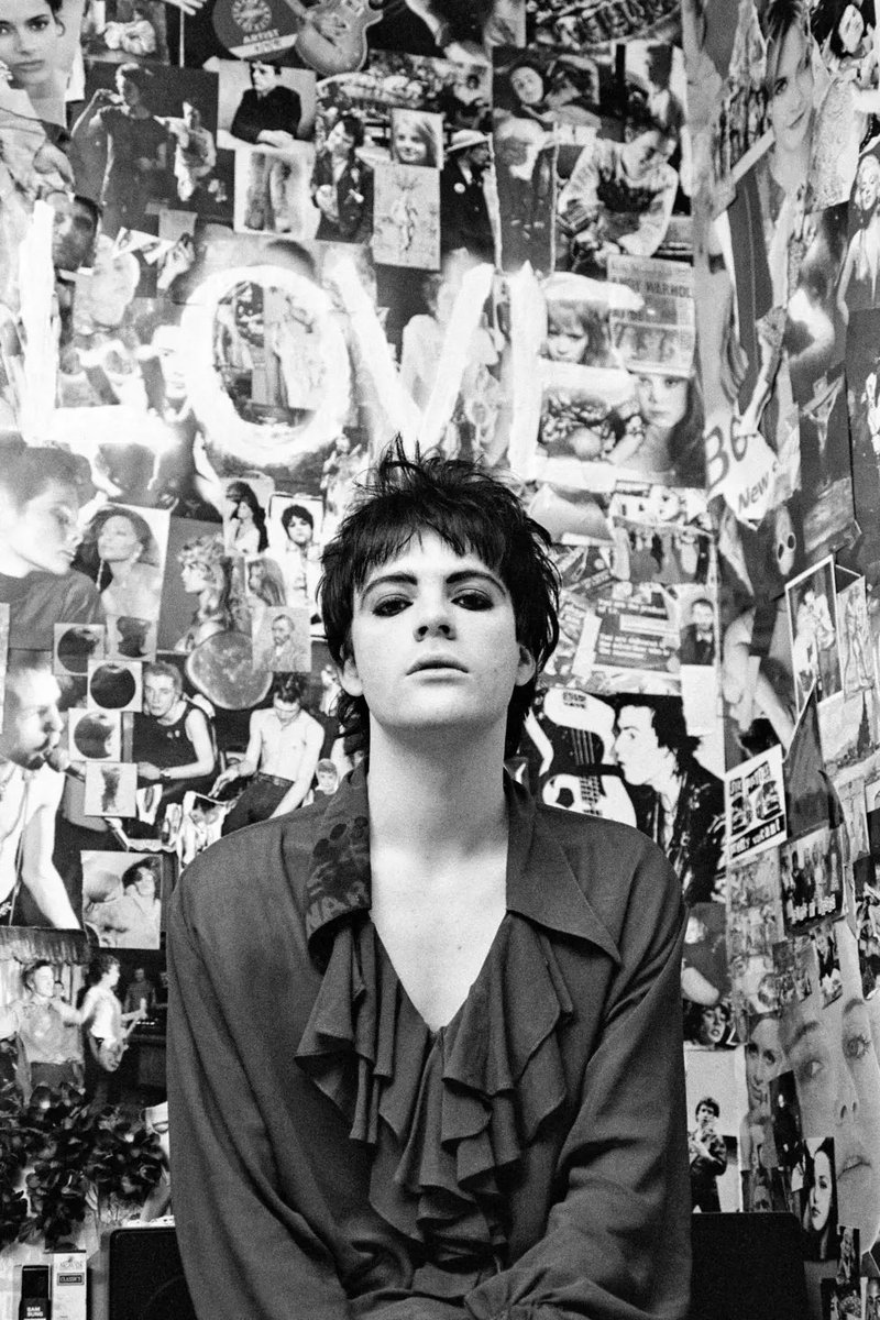 A wee thought this morning for Richey Edwards who disappeared #OTD 1995