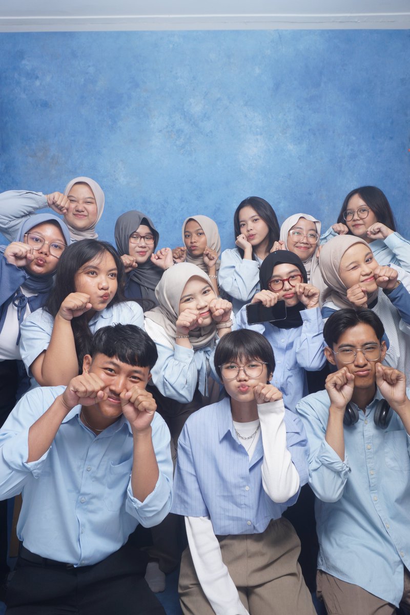 hmilyijcdi's tweet photo. INFOKOM BIRU2 LOV BGTTTT!!!!! 🩵💙🩵💙🩵💙 https://t.co/rgDAoDRs8c