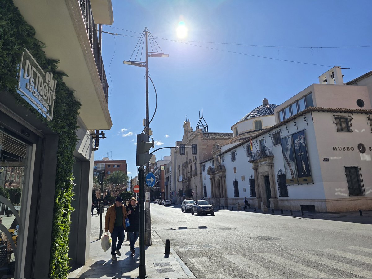 ☀️ Soleada mañana murciana y 💡 un buen plan...

✅️ Aperitivo en eh! Detroit.
✅️ Comida en el restaurante eh!

Todos podemos colaborar en la economía social y solidaria.