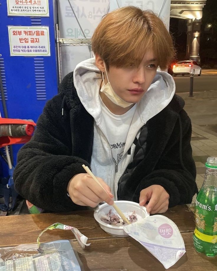 when u have a 'tengil' bf
— lee know ft minju few tweets au