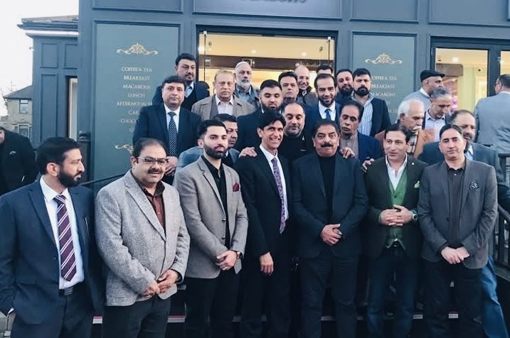 cllrazheriqbal's tweet photo. Great get together in Bradford with Ch Riaz sahib and ppp uk leadership https://t.co/NVEduIzVdd