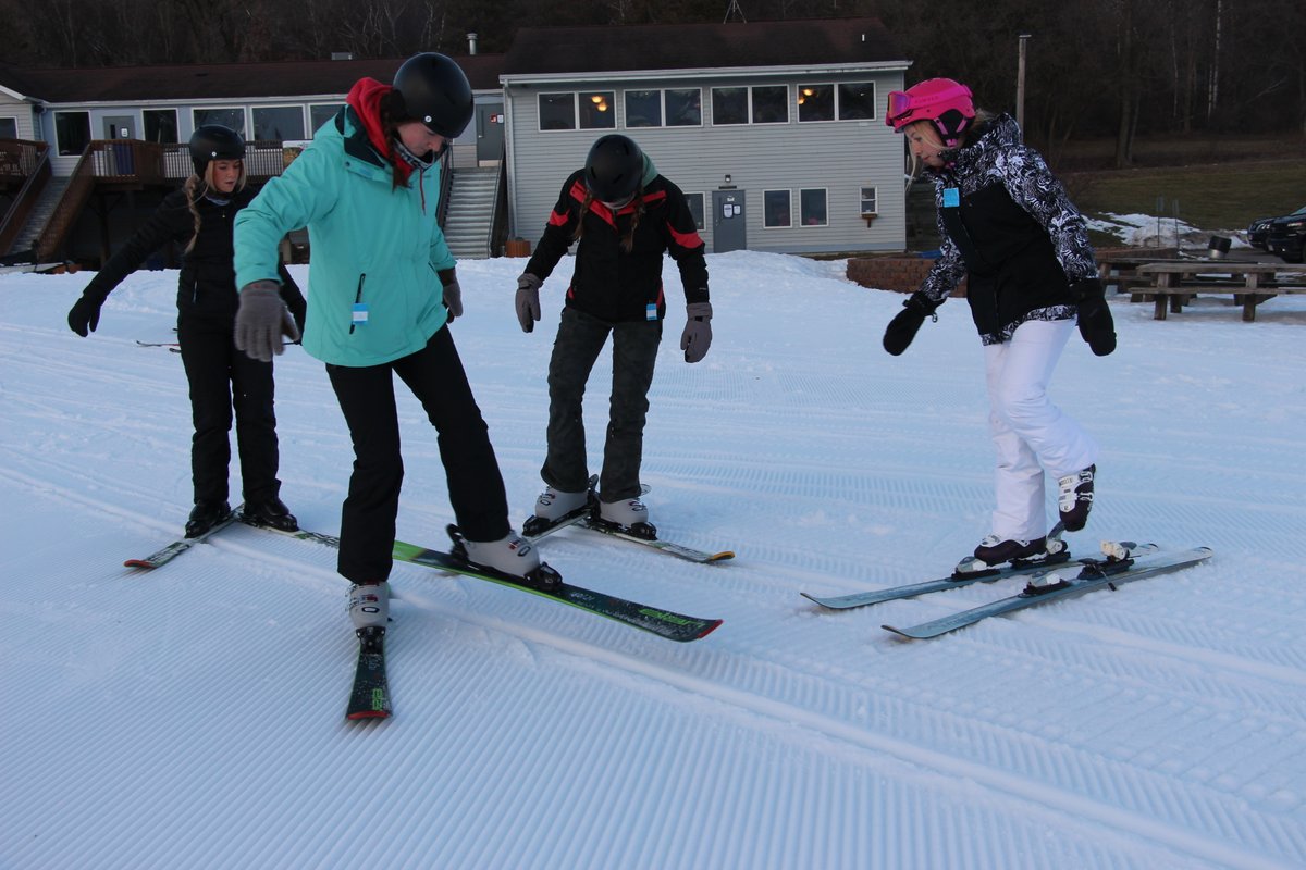 FortMcCoyMWR's tweet image. Whitetail Ridge offers Boot Camp Lessons from 12 - 2 pm on Saturday &amp;amp; Sunday. Call 502-898-3517 to book your experience. #LearnToSki #Snowboard @181MFTB @86thD @88RDBlueDevils #SoldiersFamiliesRetireesCivilians @FtMcCoyCPAC #SnowMuchFun #WhitetailRidge