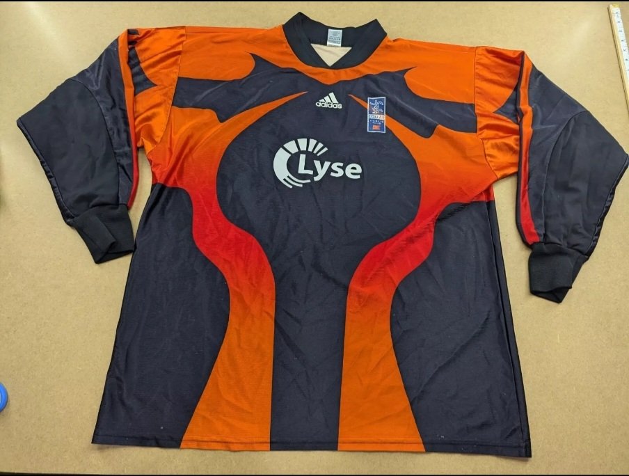 ST_Health's tweet image. Keeperdrakt fra jubileums året 1999🍻