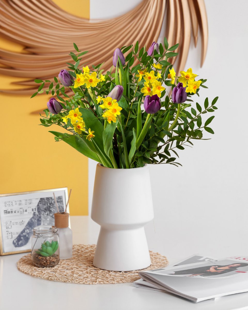 💐February is blooming! Whether you’re celebrating a special day or simply want to add a little beauty to your home, our flowers are here to make every occasion brighter. ✨ Here’s to a month full of joy and colour!