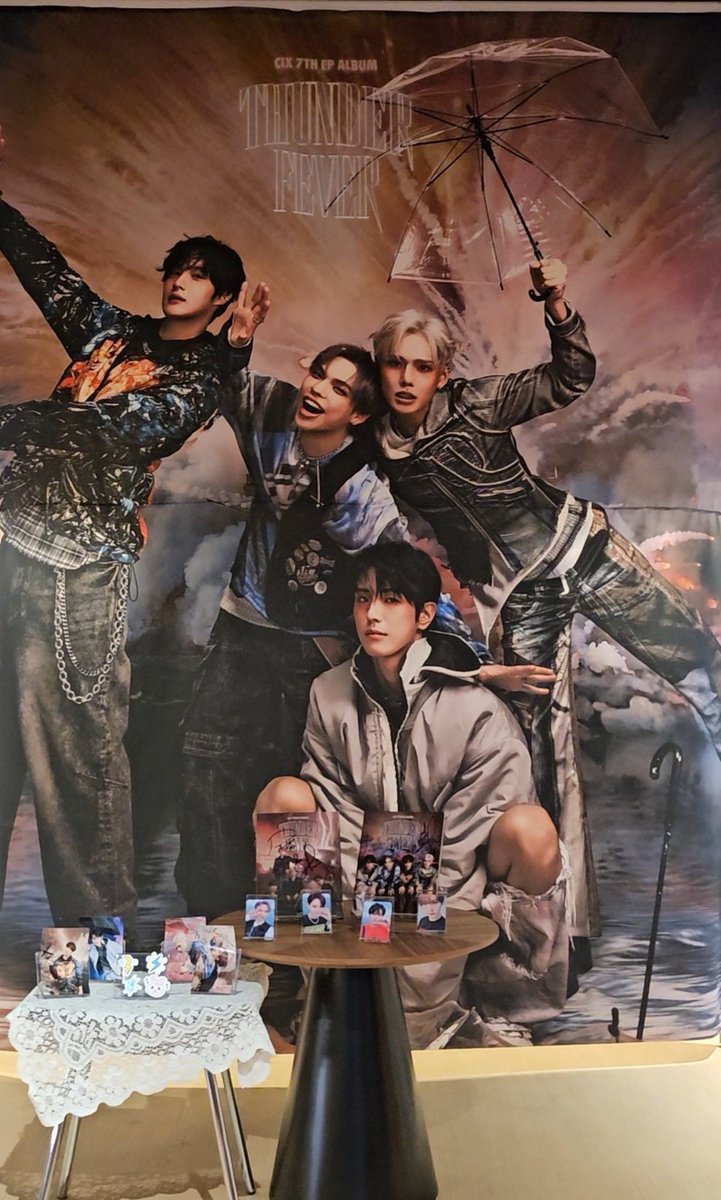 PemanduKorea's tweet photo. Saya mengunjungi toko pop-up penyanyi CIX.
#CIX #씨아이엑스 #CIXOfficial #CIXKpop #CIXMusic #CIXLive https://t.co/OpcLKSsPYO
