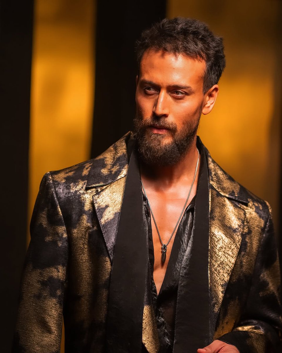 tychemedia360's tweet photo. Power, style, and charisma!  
A stunning photoshoot of the one and only Tiger Shroff, captured by Tyche Media. 
We bring your visions to life.
Want to look your best ? DM us!

 #Tychemedia  #socialmediamarketing #shoot #Photography #videography #TigerShroff #CelebrityPhotoshoot https://t.co/XscpOSd74X