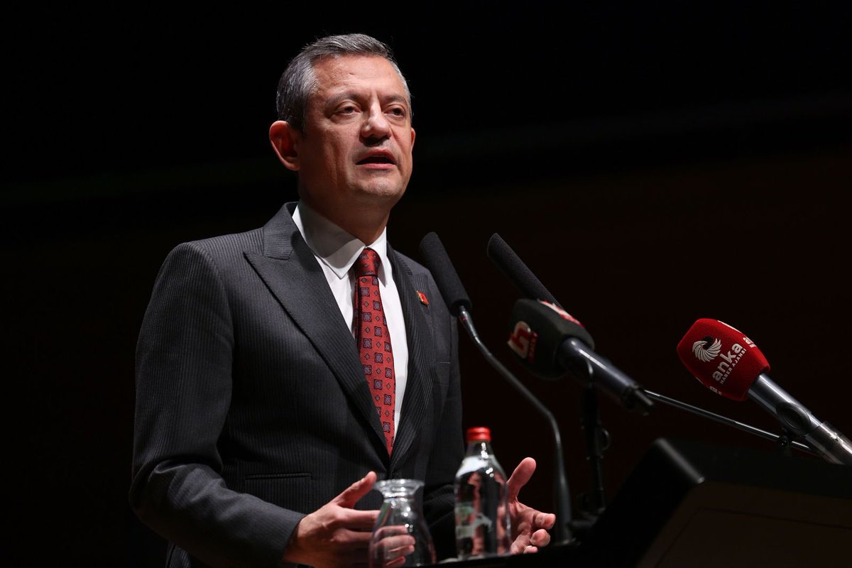 herkesicinCHP's tweet photo. Genel Başkanımız Özgür Özel, İzmir’de Ahmed Adnan Saygun Sanat Merkezi’nde düzenlenen Engellilik Çalıştayımızda konuştu. https://t.co/yTZHqrUsOT