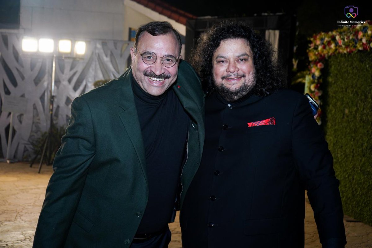 ConfluenceNgo's tweet image. 25 years, countless memories, and a lifetime of love! ❤️✨ Grateful for every moment and for everyone who came to celebrate with us. Your love and support mean the world! Here’s to forever!  #confluence #smitasrivastav #amitabhsrivastav #25thweddinganniversary #bharatmahotsav