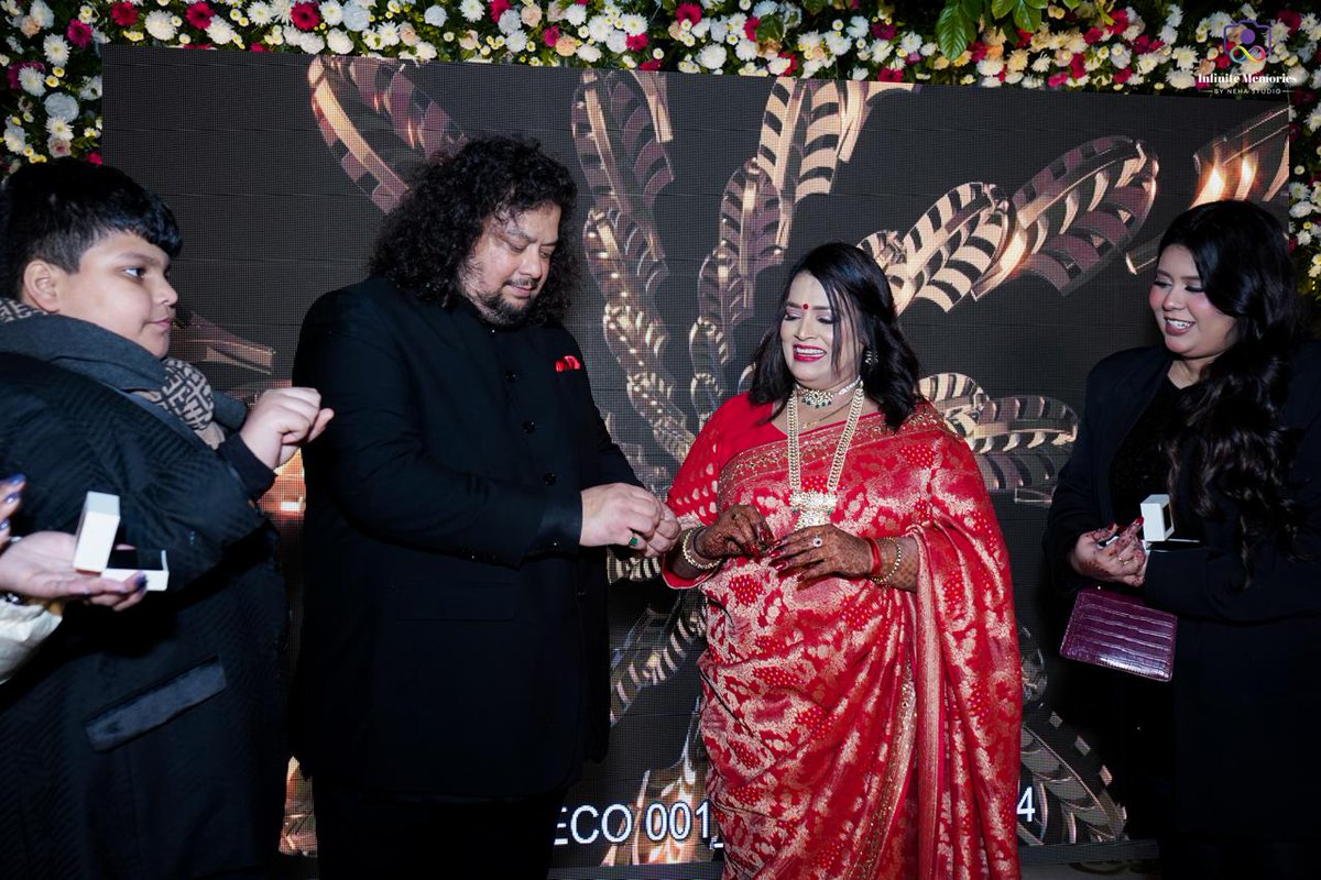 ConfluenceNgo's tweet image. 25 years, countless memories, and a lifetime of love! ❤️✨ Grateful for every moment and for everyone who came to celebrate with us. Your love and support mean the world! Here’s to forever!  #confluence #smitasrivastav #amitabhsrivastav #25thweddinganniversary #bharatmahotsav