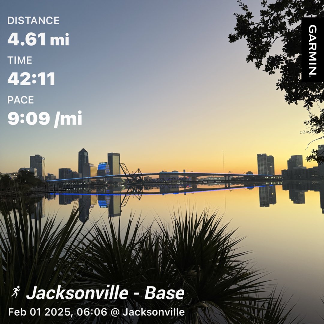 JustJayJax's tweet photo. Last shake out run before my half marathon tomorrow. #milesformike #beatyesterday #runjax #runforacure #fcancer #Donnahalfmarathon https://t.co/11naeiJCzy