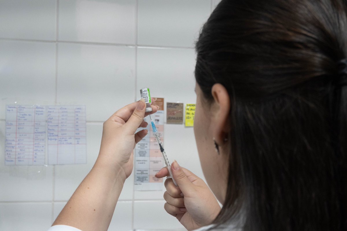 prefeiturajf's tweet image. 💉MAIS UM DIA D DE VACINAÇÃO CONTRA A DENGUE 🦟

✅ Neste sábado, 1, procure a UBS mais próxima ou vá até o DSMGCA, das 8h às 13h.

O público alvo são crianças e adolescentes de 10 a 14 anos. Vamos proteger nossas crianças! 

#vacina #diaD #dengue #pjf #juizdefora