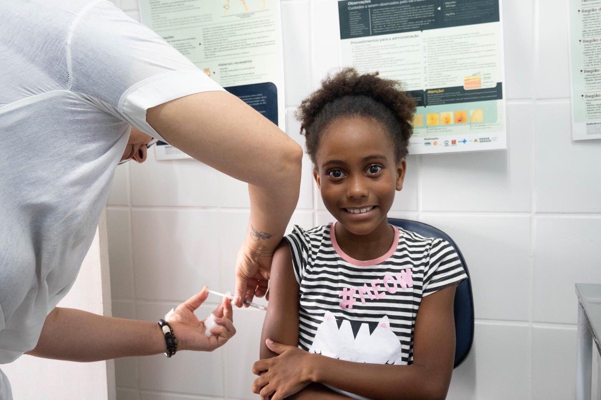 prefeiturajf's tweet image. 💉MAIS UM DIA D DE VACINAÇÃO CONTRA A DENGUE 🦟

✅ Neste sábado, 1, procure a UBS mais próxima ou vá até o DSMGCA, das 8h às 13h.

O público alvo são crianças e adolescentes de 10 a 14 anos. Vamos proteger nossas crianças! 

#vacina #diaD #dengue #pjf #juizdefora