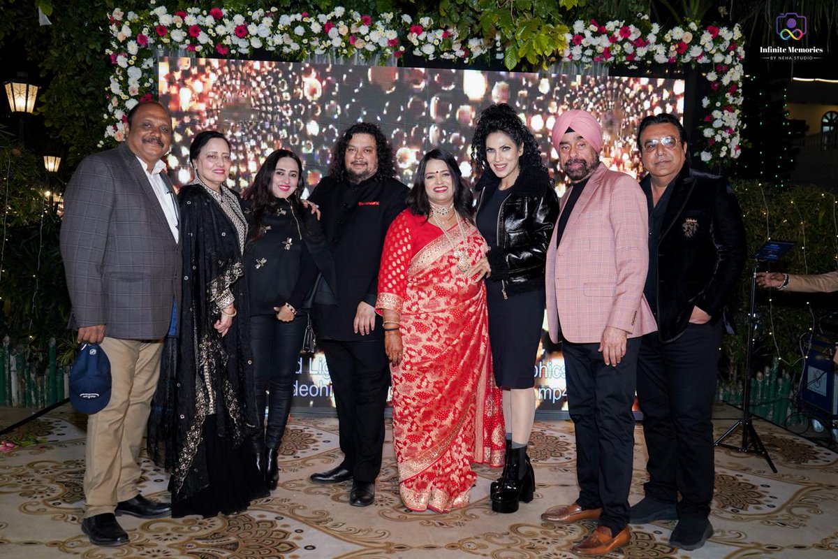 ConfluenceNgo's tweet image. 25 years, countless memories, and a lifetime of love! ❤️✨ Grateful for every moment and for everyone who came to celebrate with us. Your love and support mean the world! Here’s to forever!  #confluence #smitasrivastav #amitabhsrivastav #25thweddinganniversary #bharatmahotsav