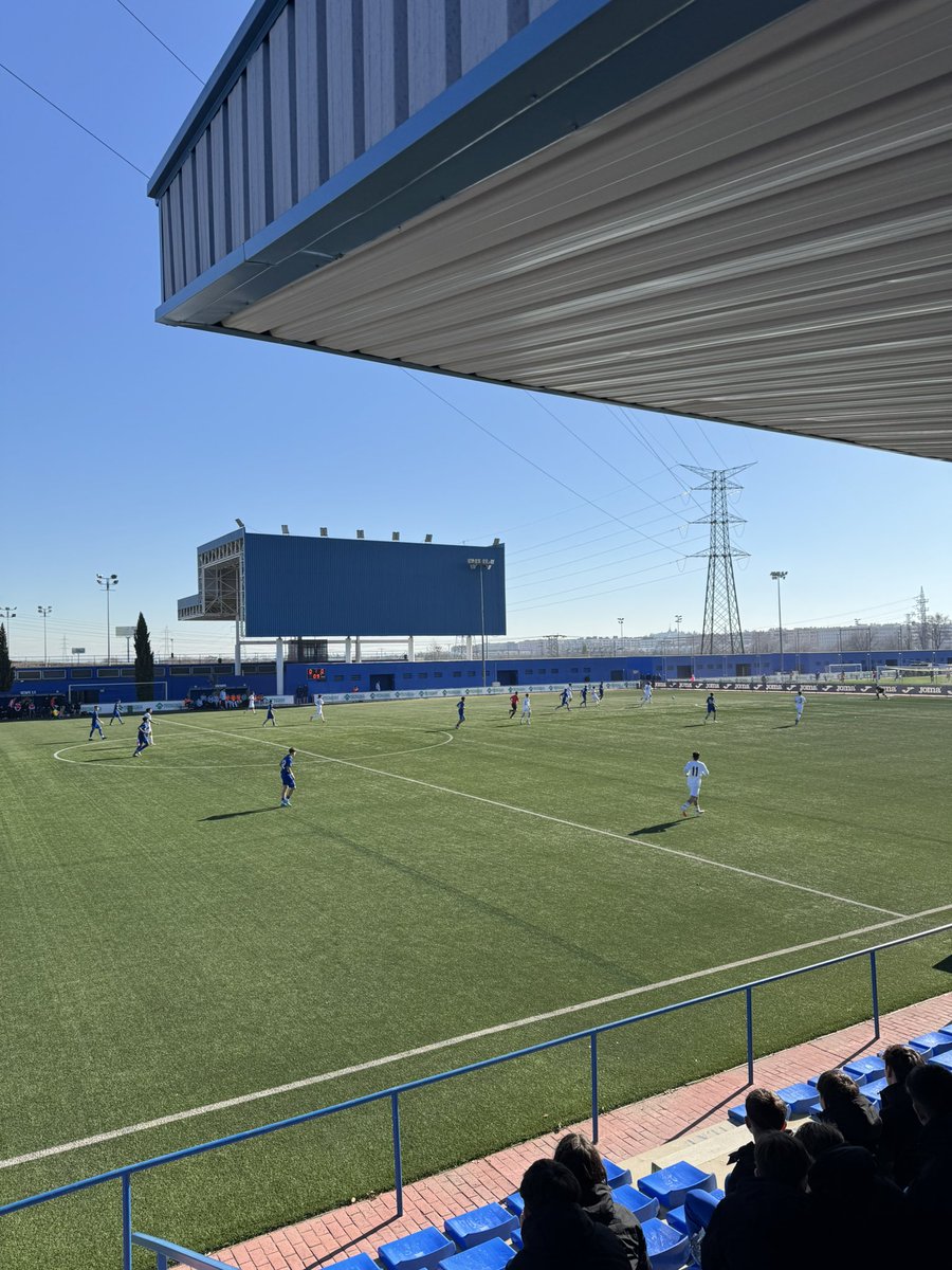 Semana espectacular y enriquecedora con la <a href="/lafabricacrm/">Cantera Real Madrid</a> concluyendo con su partido de fin de semana frente al <a href="/GetafeCF/">Getafe C.F.</a> 
Gracias <a href="/ernestocasan/">Ernesto Casañ López</a> y <a href="/LuisetAyllon/">Luis Ayllon</a>, al mister Álvaro, Jorge el PF y <a href="/Codina13/">Codina</a> EDP, y demás equipos y gente de toda la institución <a href="/realmadrid/">Real Madrid C.F.</a>. Gracias ⚽️💪🏼