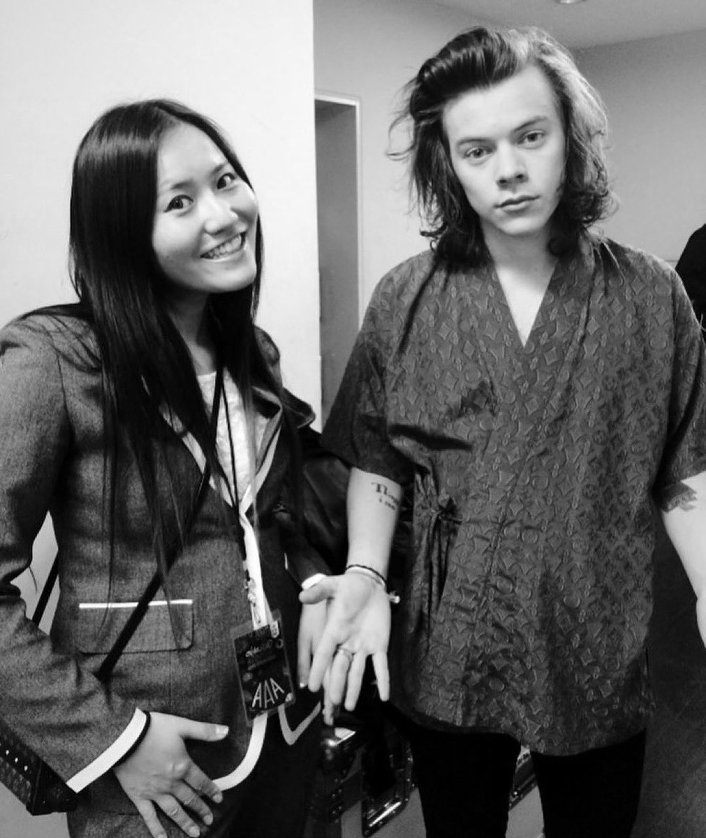 Harry Styles Chile. (@stylesharrycl) on Twitter photo “En este día, una persona muy especial llegó a este mundo y estoy eternamente agradecida de ser tu amiga
Admiro tu amabilidad, personalidad divertida y tu corazón. ❣️
Te deseo un muy, muy, muy feliz cumpleaños <a href="/harrystyles/">Harry Styles</a> 🌹 ”
- holarena a través de Instagram “En este día, una persona muy especial llegó a este mundo y estoy eternamente agradecida de ser tu amiga
Admiro tu amabilidad, personalidad divertida y tu corazón. ❣️
Te deseo un muy, muy, muy feliz cumpleaños <a href="/harrystyles/">Harry Styles</a> 🌹 ”
- holarena a través de Instagram