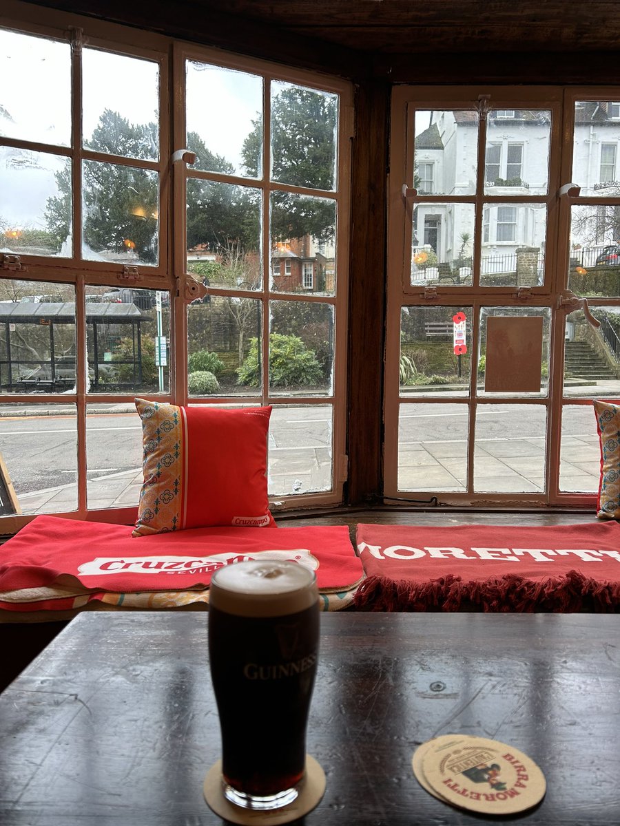 Warren Carter tweet media