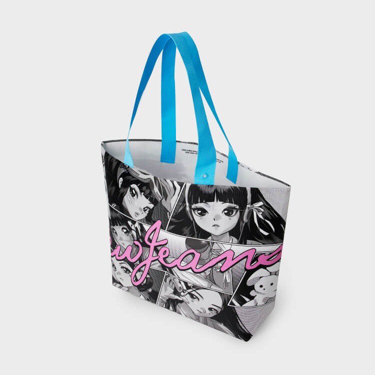 srtwbries's tweet photo. want to sale | wts — ★!

NEWJEANS X Line Friends Get Up Reuseable Eco Tote Bag Merch
- Polyester
- Size: 54 x 39 x 15 (cm)

₊⊹ᰔ 195k
⋆˚࿔ new and sealed, official from pop-up store
✮⋆˙ co oren ready bandung, ina

t. new jeans merchandise shopping totebag nwjns indonesia wtb https://t.co/8jXmbVooF0