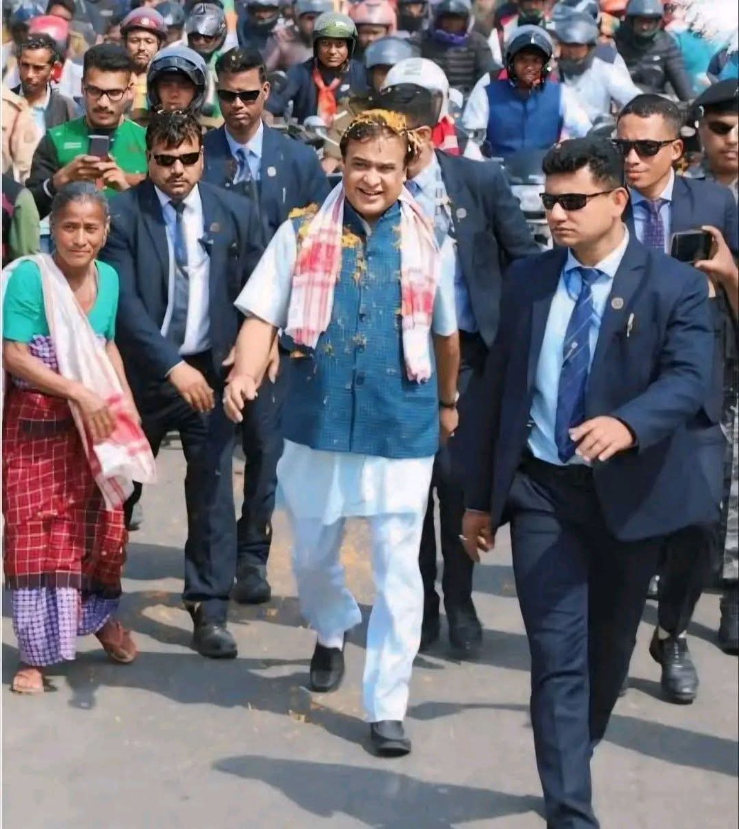 anup_devnath's tweet image. অসমৰ জনপ্ৰিয় আৰু সুদক্ষ মুখ্যমন্ত্ৰী ড০ হিমন্ত বিশ্ব শৰ্মা ডাঙৰীয়াৰ পবিত্ৰ জন্মদিনৰ শুভক্ষণত আন্তৰিক হিয়াভৰা মৰম আৰু শুভেচ্ছা জ্ঞাপন কৰিছোঁ !                                 লগতে আপোনাৰ সু-স্বাস্থ্য আৰু দীৰ্ঘায়ু কামনাৰে মা কামাখ্যাৰ শ্ৰীচৰণত প্ৰাৰ্থনা জনাইছোঁ । @himantabiswa