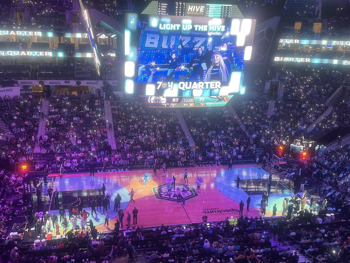 WayneHauser's tweet photo. Quick weekend in Charlotte to catch a Hornets game. https://t.co/3lUyJpp7r4