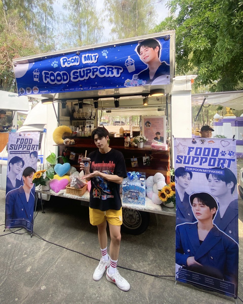 PoonOfficialFC's tweet photo. 🍱 #ปิ่นโตของปูนมิตร 𝘧𝘰𝘳 #SweetToothGoodDentistLastQ Q24

❬ 010225 ❭

⟣—————————⟢
ฟู้ดทรัคเสิร์ฟน้ำดับร้อนวันปิดกล้องครับ 🥤

𝘚𝘱𝘦𝘤𝘪𝘢𝘭 𝘵𝘩𝘹. @Poonmit_id @puppypoonmit_tw @poonmit_hk 🙏🏻

‧⁺◟꒰ @poon_mit12 
#poon_mit12 
#MIT 
#มิตรของปูน ꒱˚⁺‧𓏰 https://t.co/gp38eohnp2