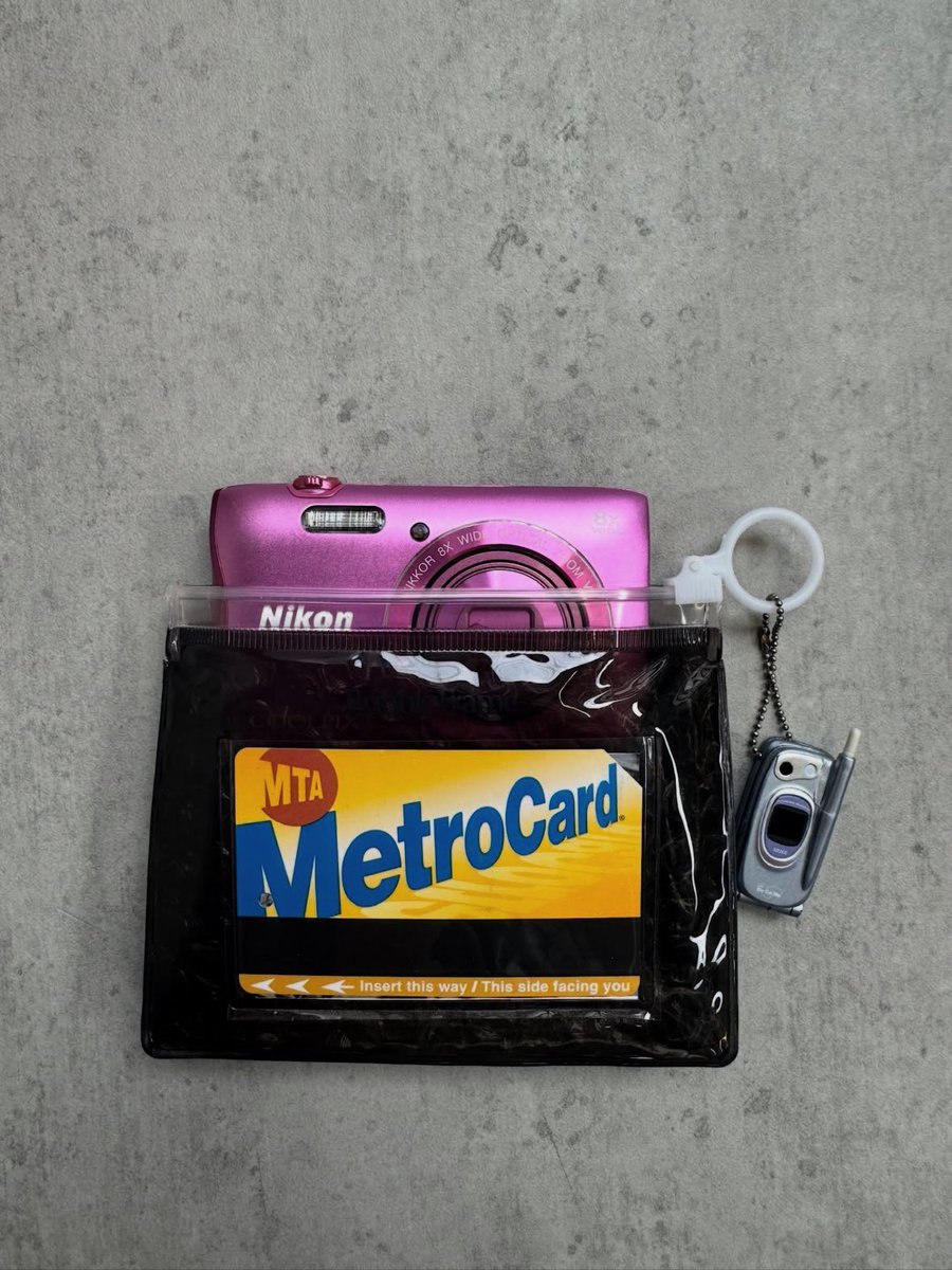 mitomingdesign's tweet photo. BubbleFrame travel pouch(2P)
Now on sale https://t.co/8ItmROOw2M