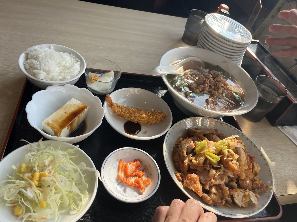 kunosan9's tweet photo. 昼ごはん定食これは無理ちゃう？
もちろん残す https://t.co/1IRZkIdAXd