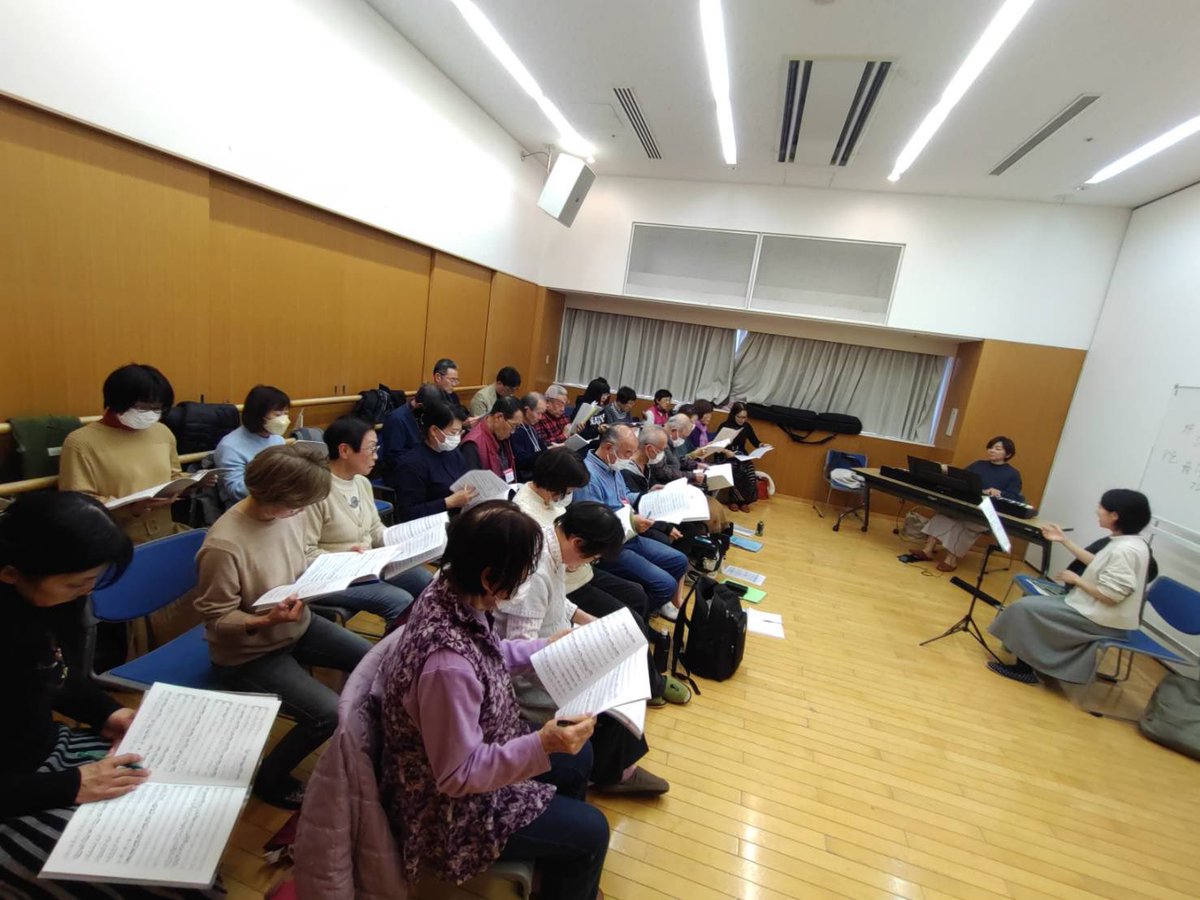 TsurumiW's tweet photo. 2月になりました✨
4月20日(日)鶴見区民センター日建ホールで行うスプリングコンサートに向けて練習しています。

13:00 パート練習
13:30 第1部ジョンラター 「生命の贈り物」
15:15 第3部懐かしの歌謡曲

4時間の練習があっとい��間に終わります😅
第3部はまだまだ参加者募集中！！
途中参加もOK🙆‍♀️ https://t.co/nYemw1jxFs