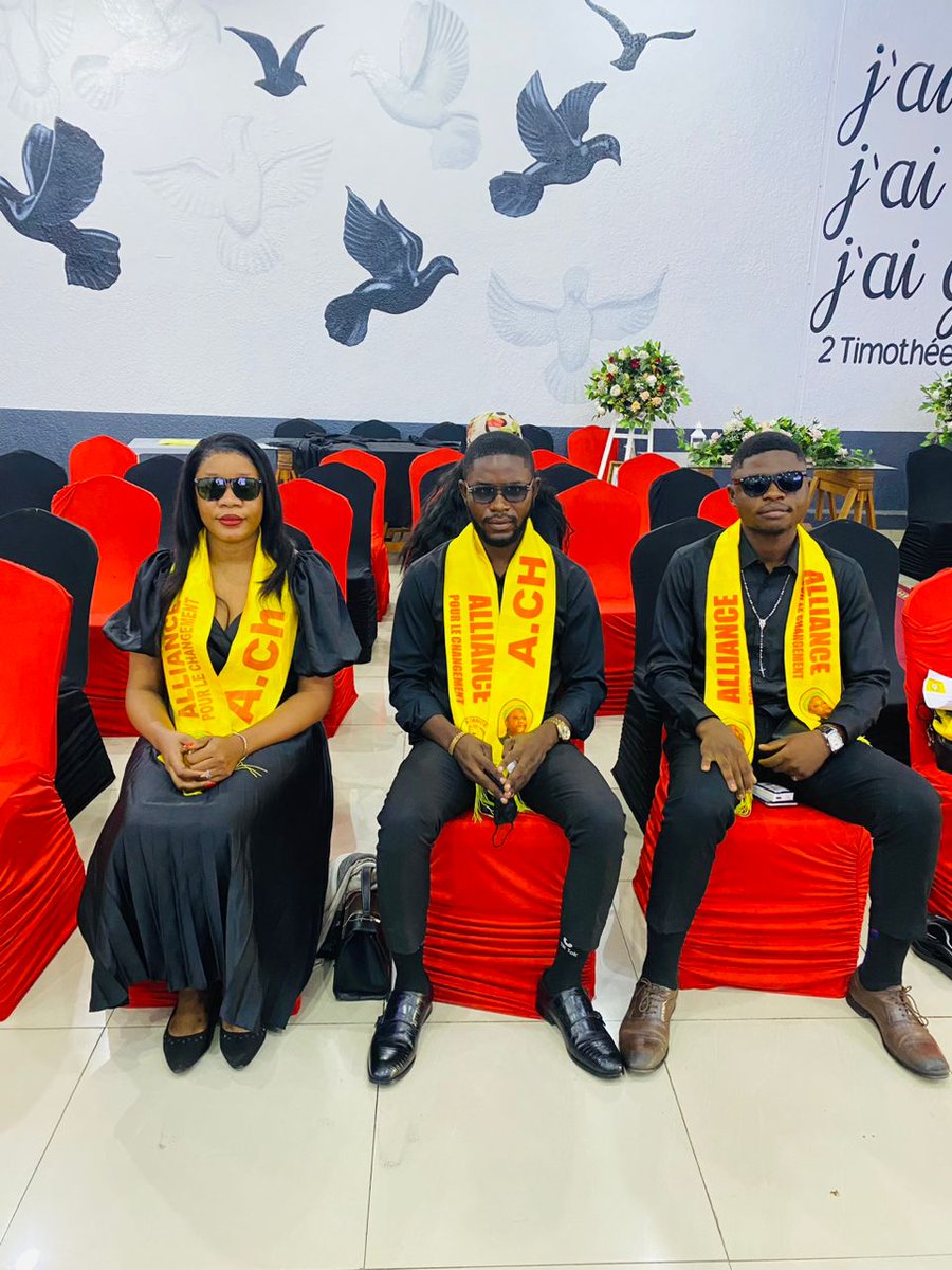 DanielMuka20350's tweet photo. Les abeilles numériques déjà présentes  dans la salle pour rendre un  dernier  hommage à PAPA MATHIEU TSHIBANGU conseiller privé du président national @kabund_jmkkrock

@AntoinetteBILAL @ngalulajenny81 @central_sage @chauffeur243 @leParrainRDC @MuambaBoaz3 https://t.co/dO0ThwL1Lf