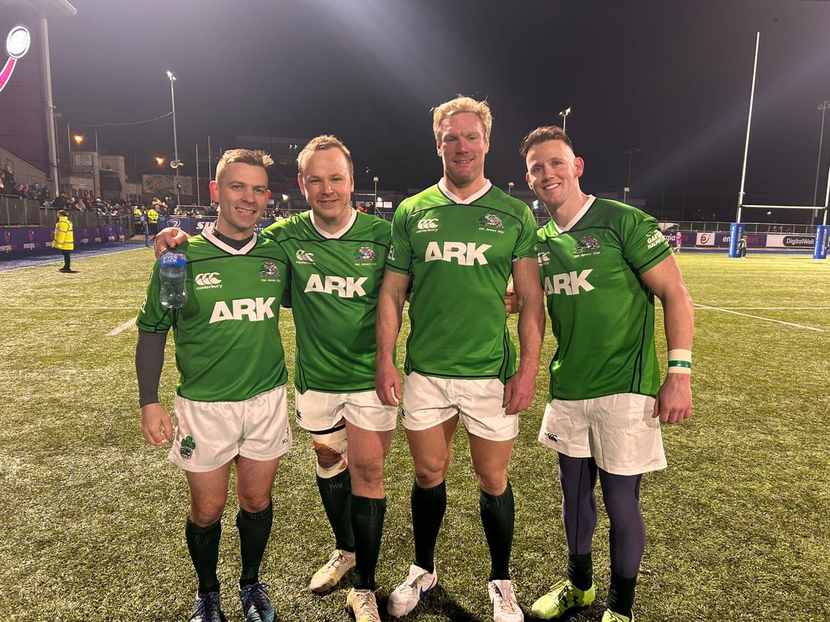 A pleasure to take the pitch last night with these fellas, <a href="/RugbyLegendsIRE/">Irish Rugby Legends</a> v England.
<a href="/lukemarshall121/">Luke Marshall</a> still has it, with a hat trick! 🏉🏉🏉
