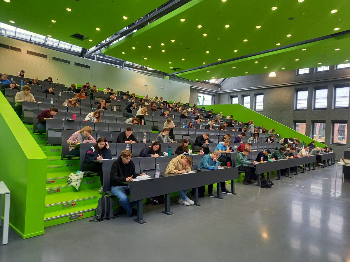 Samstag 8 Uhr Klausur. Amüsante Idee des Prüfungsamtes....