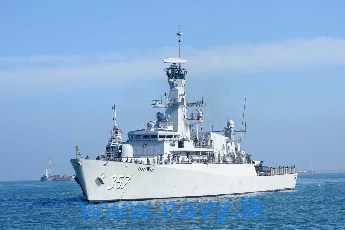 Jatosint's tweet photo. 🇮🇩🇱🇰 KRI Bung Tomo (357) arrived at Port of Colombo for a replenishment stop before resuming her voyage to Pakistan (31/1)

📸 @srilanka_navy https://t.co/02z1tFw5wF