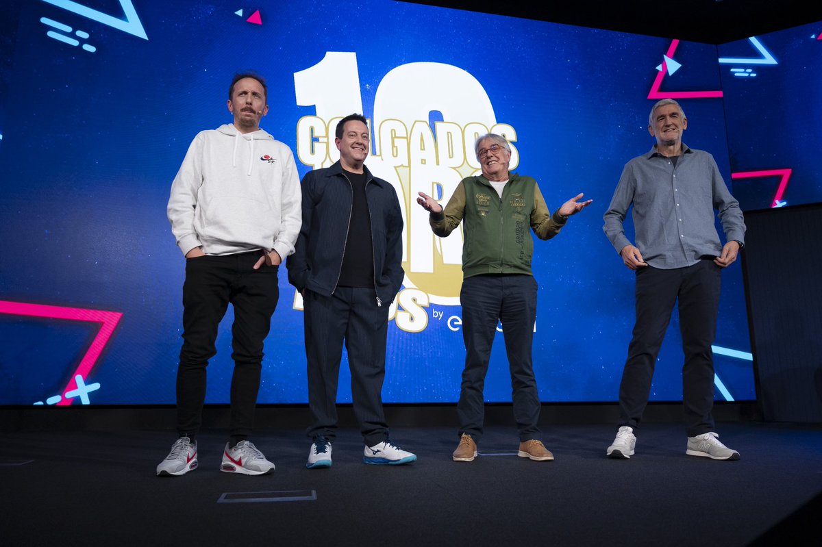 Por si queréis echar el sábado: 

La Gala Décimo Aniversario de Colgados del Aro completa desde el auditorio de <a href="/Endesa/">endesa</a> 👏🏻 con el reencuentro con <a href="/sirolopez/">Siro López</a> y <a href="/ADaimiel/">Ántoni Daimiel</a> 🥰

youtube.com/live/8KUhUCuP9…