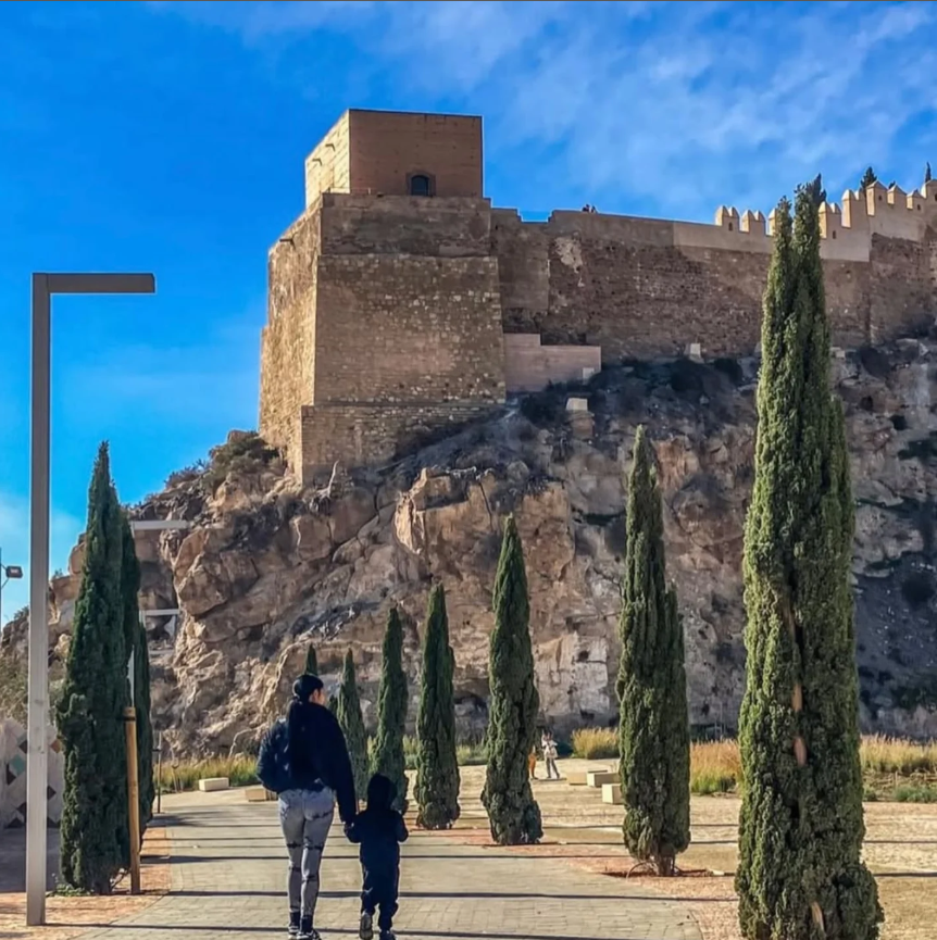 almerimage's tweet photo. #Repost @almeriaciudad
𝙻𝙰 𝙰𝙻𝙲𝙰𝚉𝙰𝙱𝙰 𝐂𝐀𝐒𝐂𝐎 𝐇𝐈𝐒𝐓𝐎𝐑𝐈𝐂𝐎 📸 @minamarm #alcazaba #jardinesmediterraneos #LaHoya #almeria #almerimagen #cascoantiguo #monumento #Alcazabadealmeria #andalucia #españa #monumentosdeAndalucia #alcazabasdeespaña #Almería #almeriaciudad https://t.co/byMuod49do