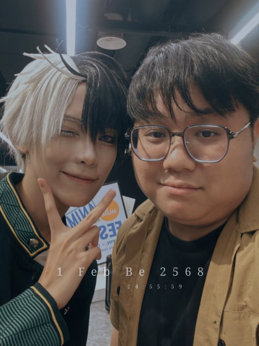 parasyteconan's tweet photo. สัมนักพากย์ซากุระ ฮารุกะ Wind Breaker มา ขอเป็นนักเลง 1 วันนะคับ
เสร็จงานแล้ววิ่งไปแยกปทุมวันแป๊บ
ขอบคุณคุณ Zheng Zx ที่มาเป็นเธอกับฉันกับฉันด้วยกันนะคับ
#MuseAnimeFestival2025
#MAFTH https://t.co/B8LUypN3Kk