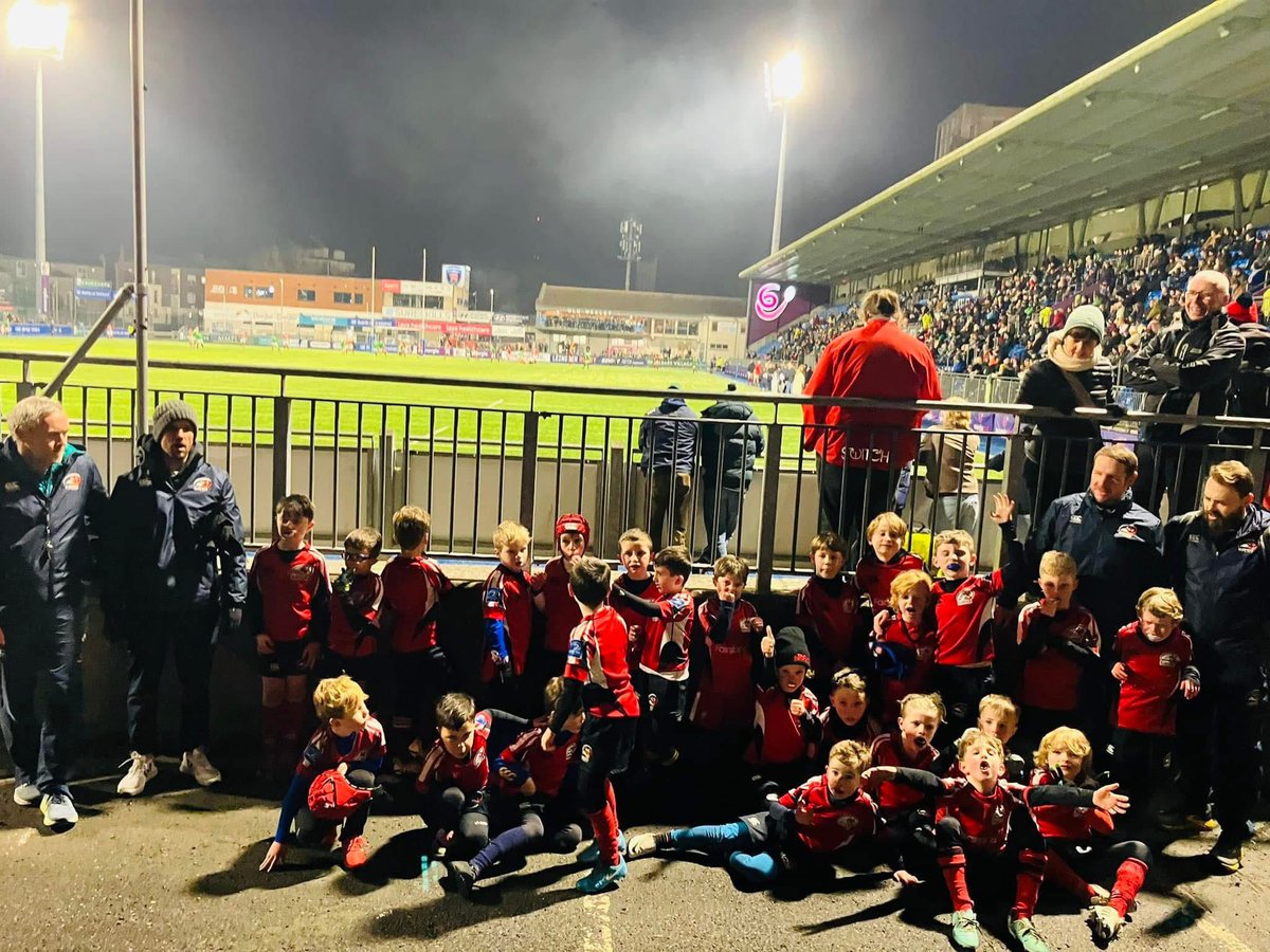 Great display by our u8 superstars last night at the half time Ireland 🇮🇪 v England 🏴󠁧󠁢󠁥󠁮󠁧󠁿 Legends rugby match in Donnybrook #thefutureisbright <a href="/FairstoneIrl/">Fairstone Ireland</a>