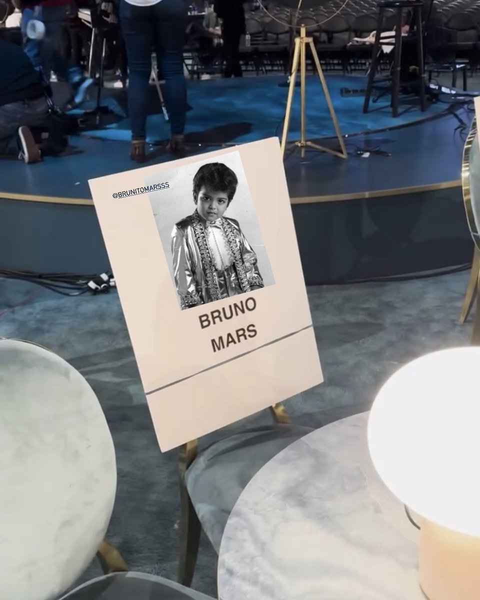 .<a href="/RecordingAcad/">GRAMMYS</a> Please change Bruno Mars' photo to this. 😭🙏