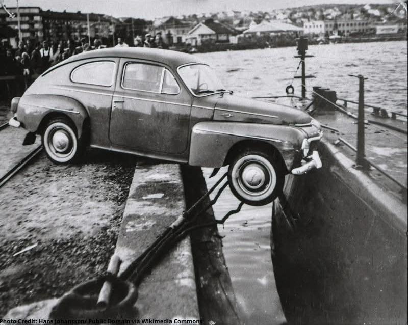 AshTheWiz's tweet photo. On 19 August 1961, a car crashed into a submarine berthed alongside in Lysekil, Sweden.
This is the world's only recorded accident between a submarine and a car.
Follow me for more such trivia...
#Submarine #Submarines #SubSaturday #SubmarineSaturday