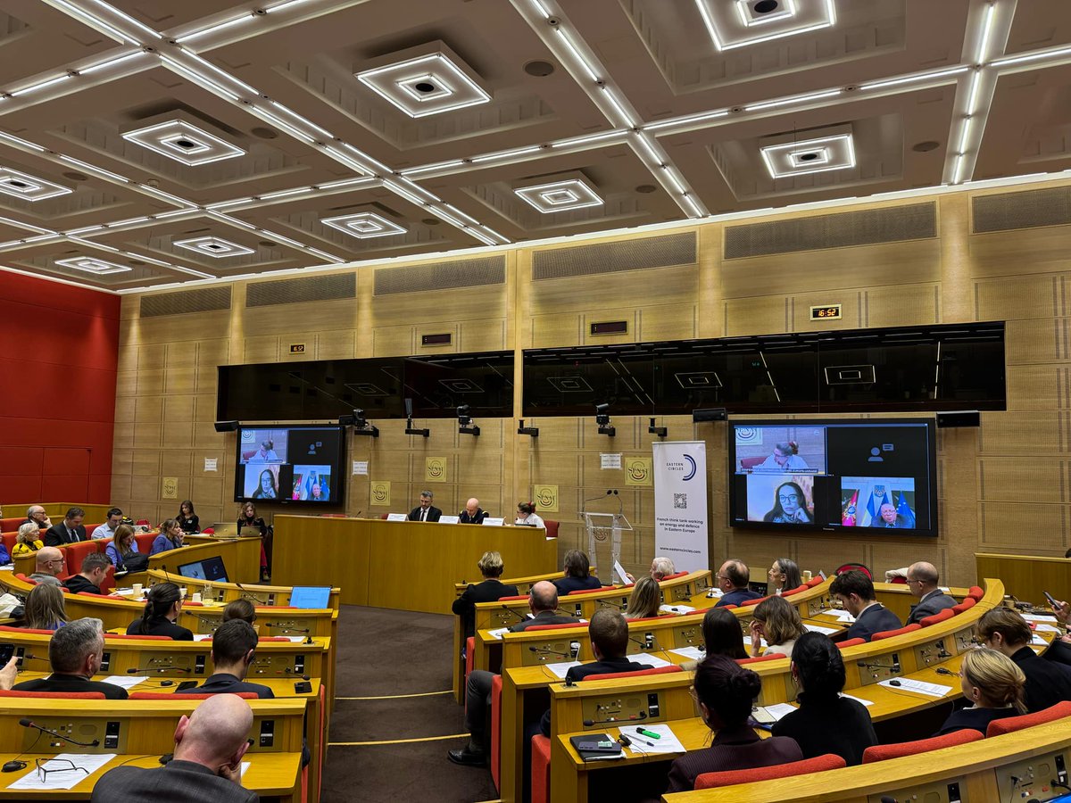 prismUA's tweet image. Dr Shelest spoke at the conference  "Ukraine - Europe defense cooperation: the evolution of defense technology, military doctrine, and financing models" 
Organized by @EasternCircles under the patronage of Nadia Sollogoub, President of France-Ukraine Friendship Group in @Senat