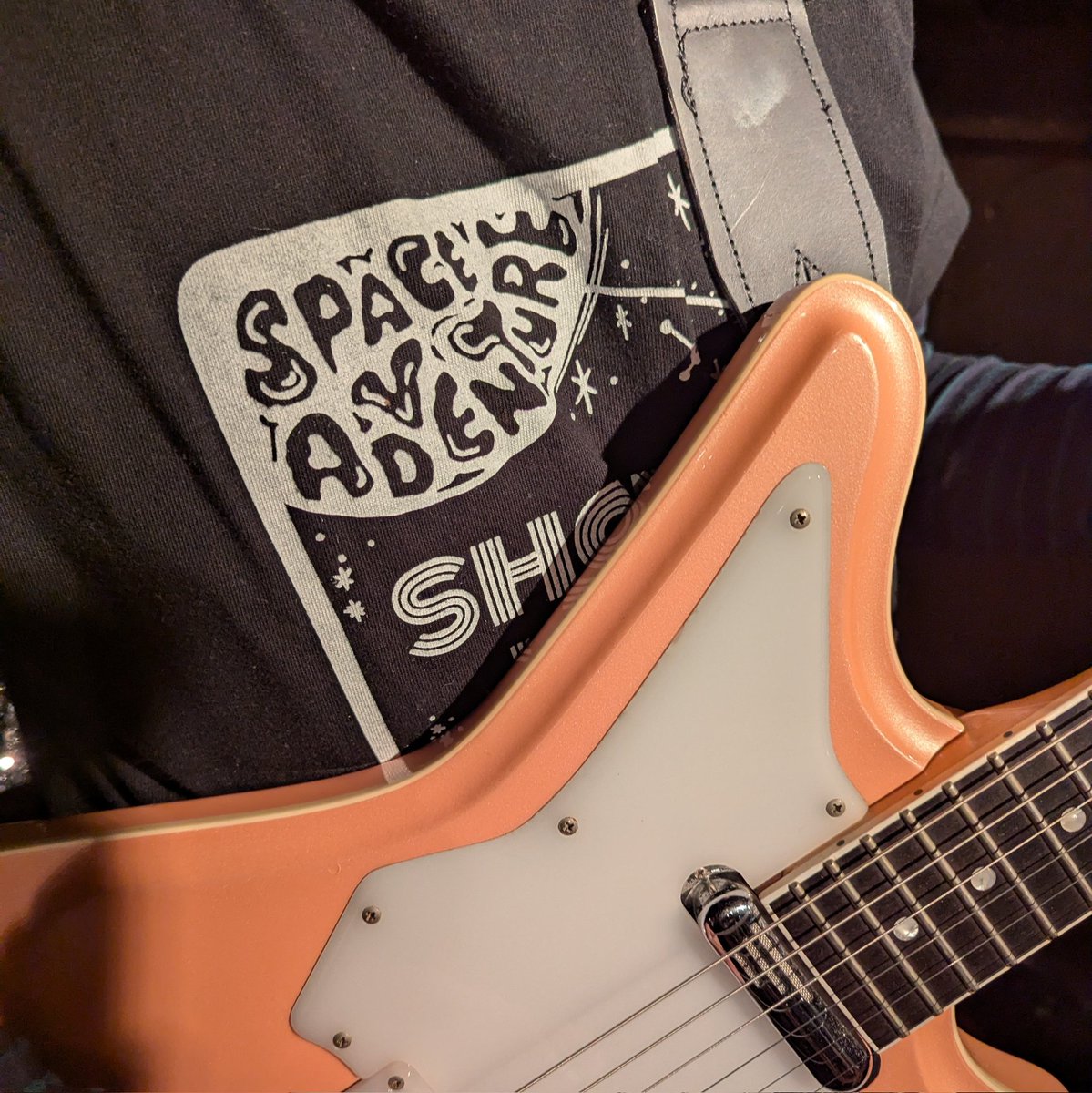 ShonenKnife_Mgr's tweet photo. ⚡ Sound check⚡ https://t.co/6ZfSdOFQvc