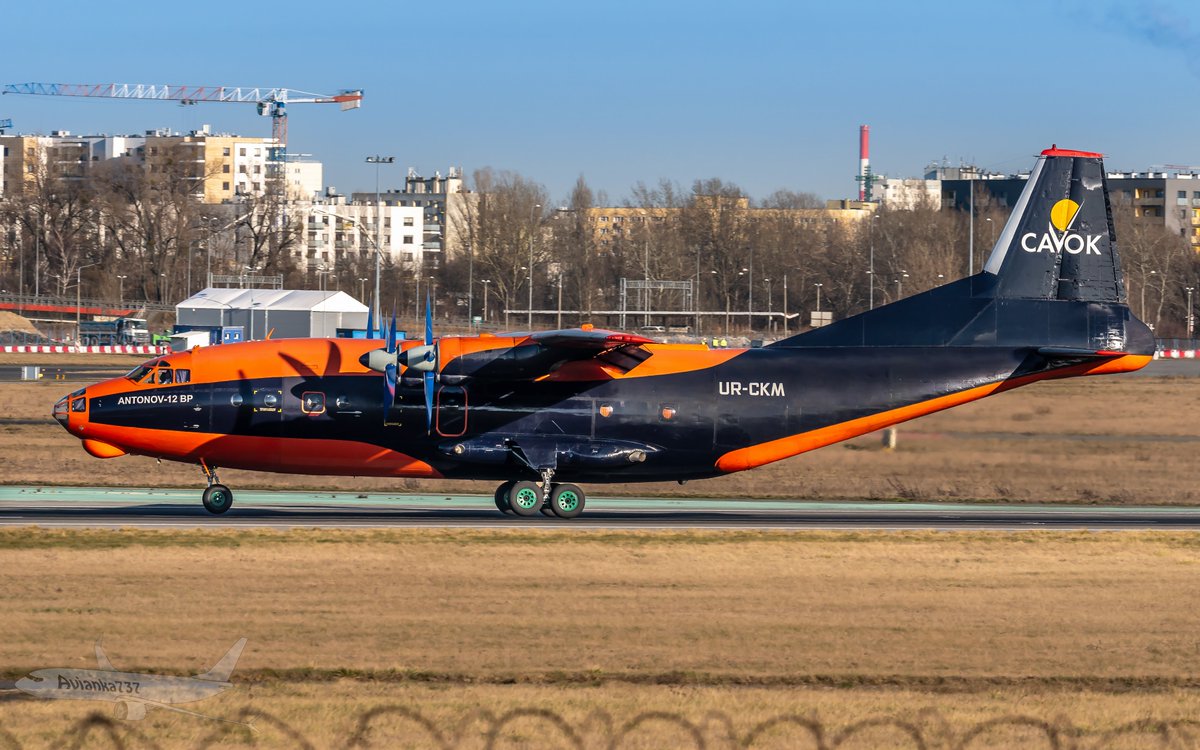 Avianka737's tweet photo. Rare arrival: Antonov An-12BP of CAVOK Air at @ChopinAirport #aviation #planespotting #cavok https://t.co/D5nRZwfVB5