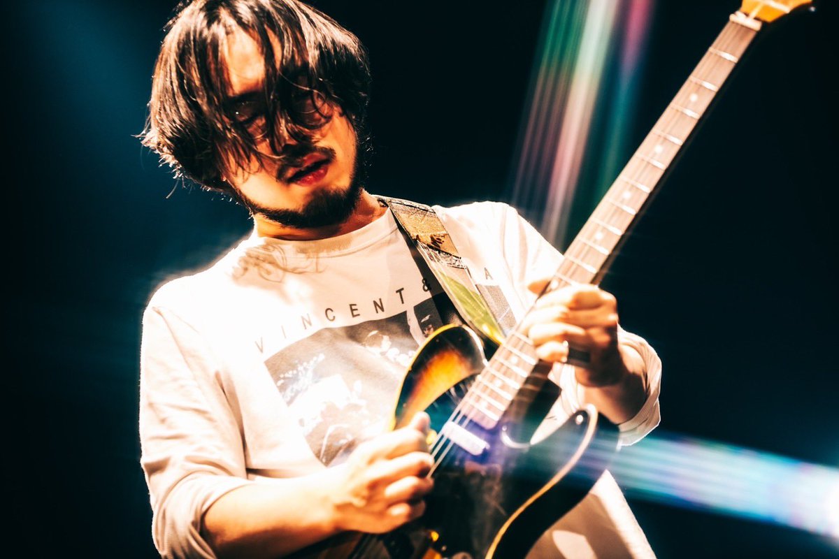 2YOU_MAGAZINE's tweet photo. 【でらロック速レポ】
ネクライトーキー

気をつけろ！ネクライトーキーはいつの間にかそこにいて、ずっといるぞ！去年も今年もきっと来年もいるぞ！ポップが絡まってこんがらがったら名古屋でヘヘイヘイ。マシンガンのリズムで放つ皆殺しのメロディにメロメロ！そういうものでしょう！
#でらロック https://t.co/kEZjpYIFJO