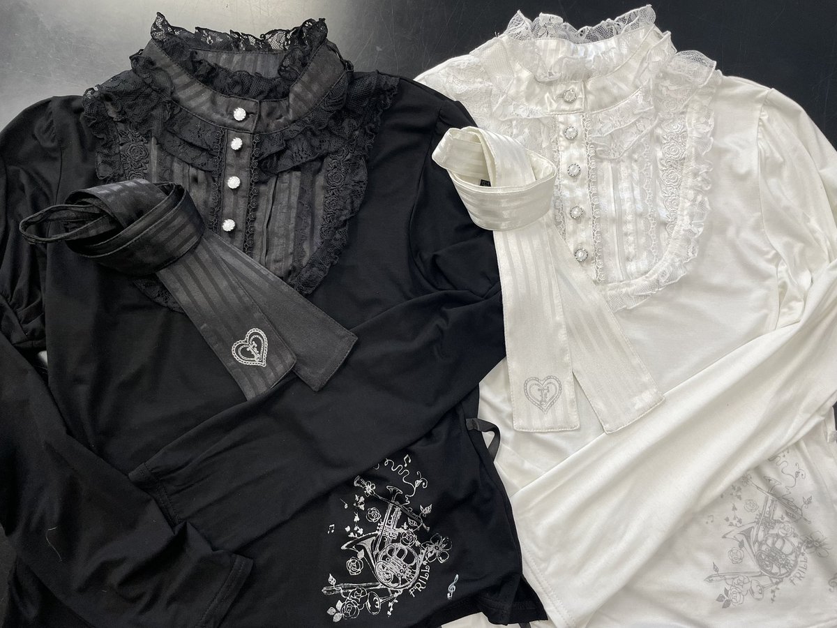 h.NAOTO FRILL】 🌸 豪華なフリルとレースで彩られた、まるでブラウス