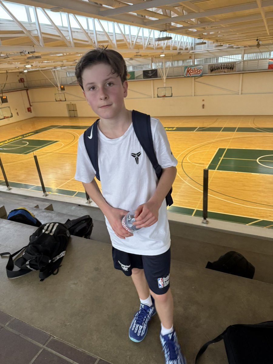 jacekAIR23's tweet photo. Ferie bardzo pracowite 🏀🌴🇪🇸☀️
Robcio &amp; Junior uczestniczyli w treningach w szkółce koszykarskiej @LionsBasket 
Kolejne doświadczenie - pracujemy dalej https://t.co/RHU7AYyxcf