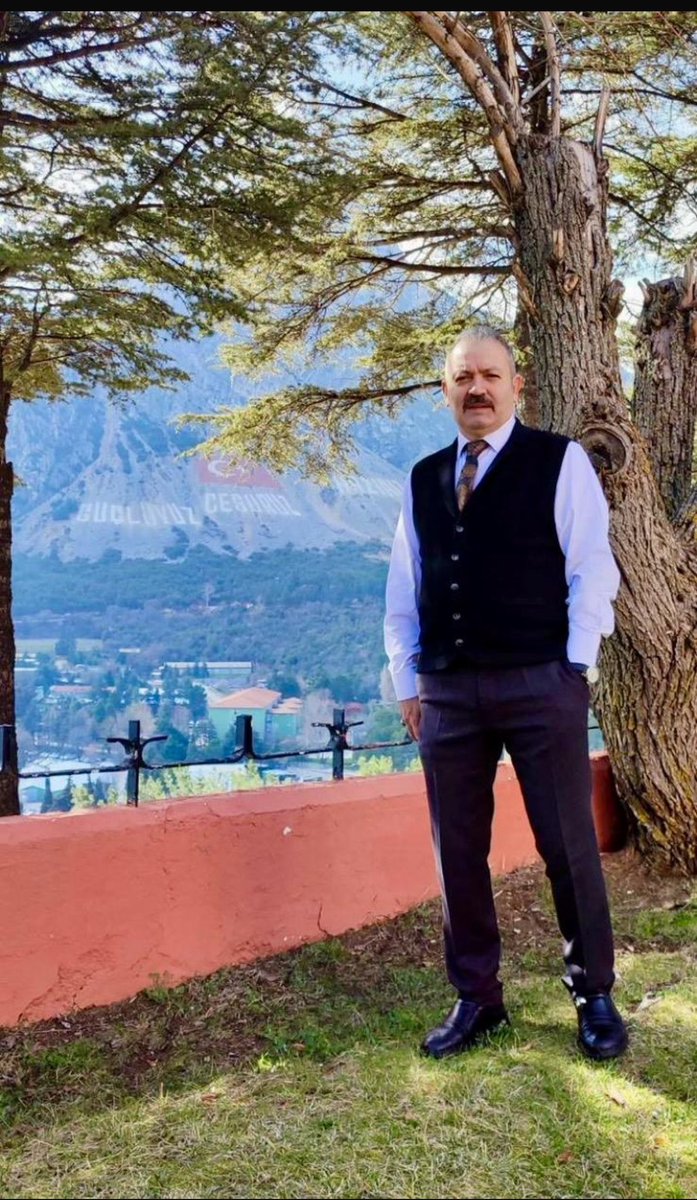 _Sitare_01's tweet photo. Ne Mutlu Bizlere ki Muhteşem Bir Mücadele Şuuru ve Ruhu İçerisinde Kahramanlık Gururuyla Tezahür Eden #UzmanÇavuş ‘lar ;
Çok Kıymetli Sayın @alitilkici38 Genel Başkanının Yanında ve Emrindedir.
Rabbim Zeval Vermesin.
Rabbim Başkanımızın Kılıcını Keskin Gazasını Mübarek Eylesin. https://t.co/J4sx72NYCH