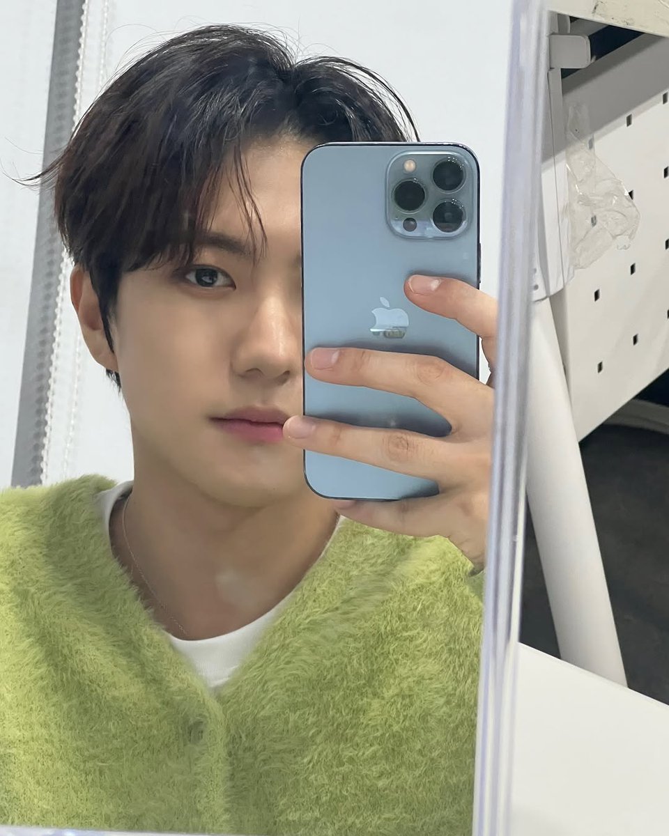 justbpics_'s tweet photo. 250201 #SIWOO weverse update https://t.co/4eQ4UrgRyL